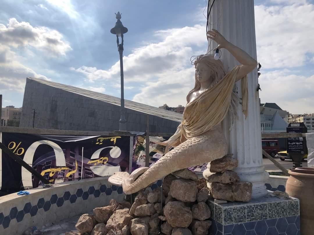 تمثال عروس البحر أمام مكتبة الإسكندرية (1)