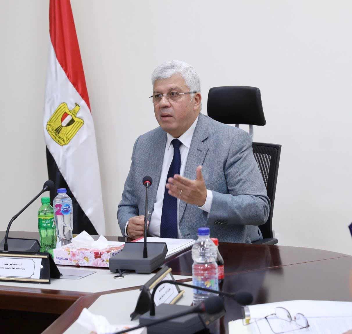 وزير التعليم العالي ورئيس جامعة القاهرة يتفقدان مستشفى 500 500