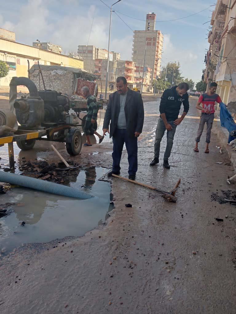 إصلاح كسر ماسورة مياه في الإسكندرية (1)
