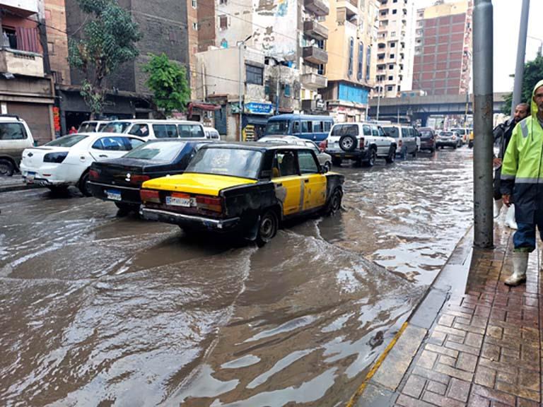غرق شوارع الإسكندرية بمياه الأمطار (1)
