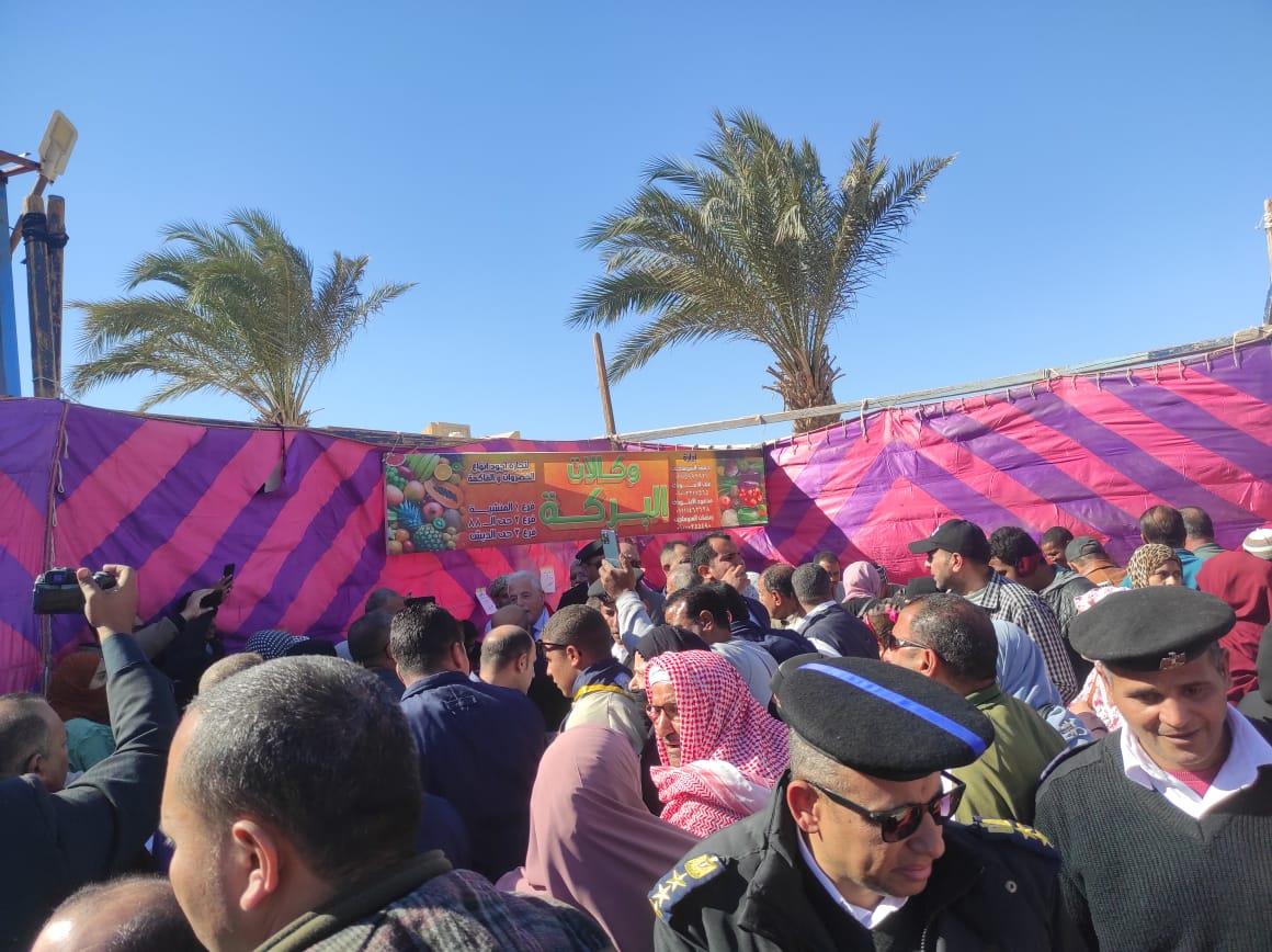 محافظ جنوب سيناء يفتتح مهرجان تحطيم الأسعار