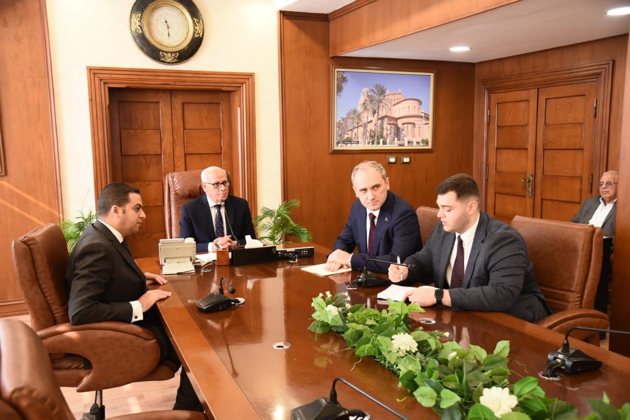 محافظ بورسعيد يبحث مع سفير بيلاروس سبل التعاون
