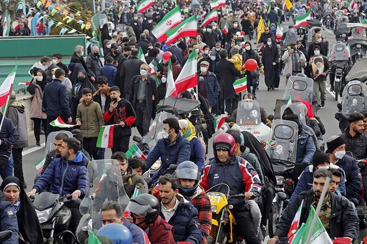 احتفال الإيرانيين بذكرى الثورة الإسلامية 
