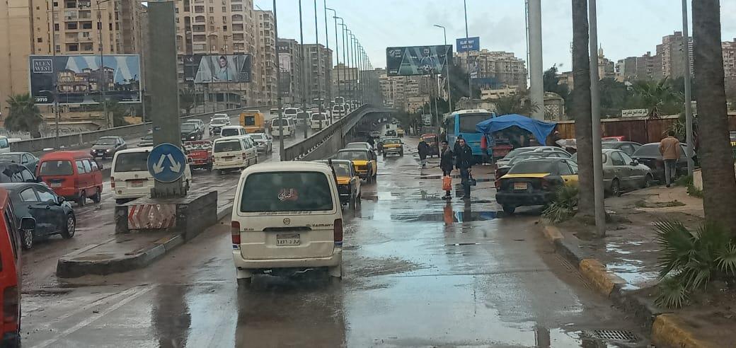 طقس مضطرب أمطار تضرب أنحاء متفرقة من الإسكندرية - صور (2)