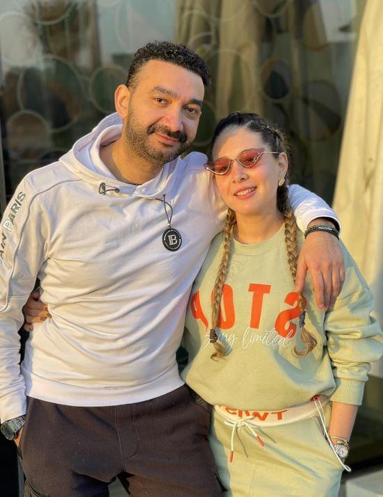 نادر حمدي وزوجته (3)