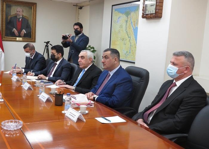 خلال اجتماع وزير المالية مع محافظ البنك المركزي العراقي