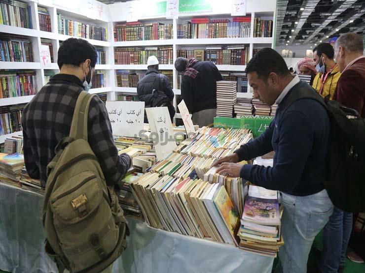 إقبال كبير على معرض الكتاب