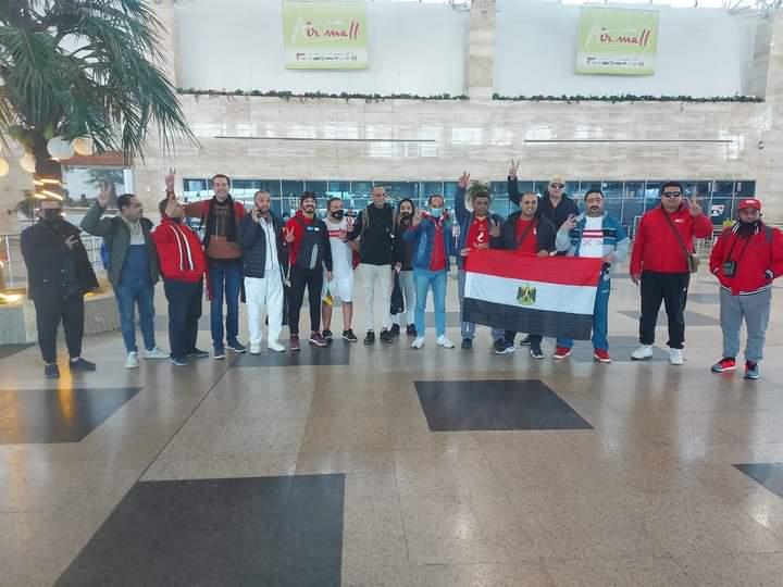 عودة 700 مشجع مصري من الكاميرون 
