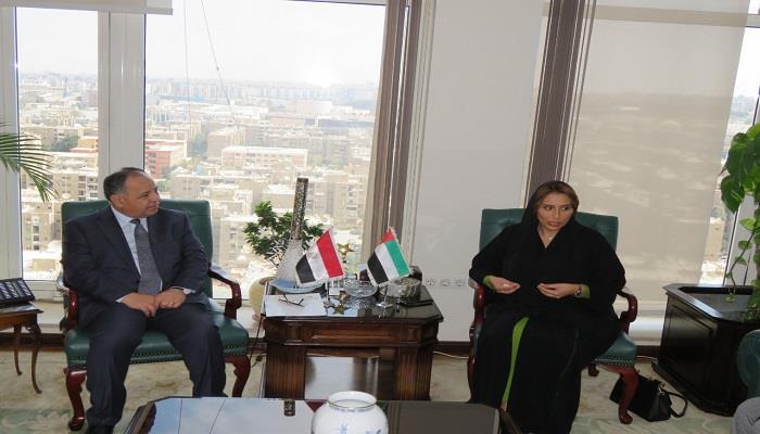 خلال لقاء وزير المالية مع سفيرة الإمارات