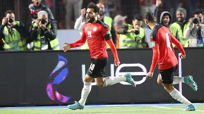محمد صلاح يؤازر المنتخب الأولمبي قبل مواجهة زامبيا محمد صلاح يؤازر المنتخب الأولمبي قبل مواجهة زامبيا