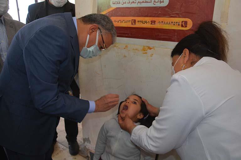 محافظ المنيا يتابع  حملة التطعيم ضد شلل الأطفال  