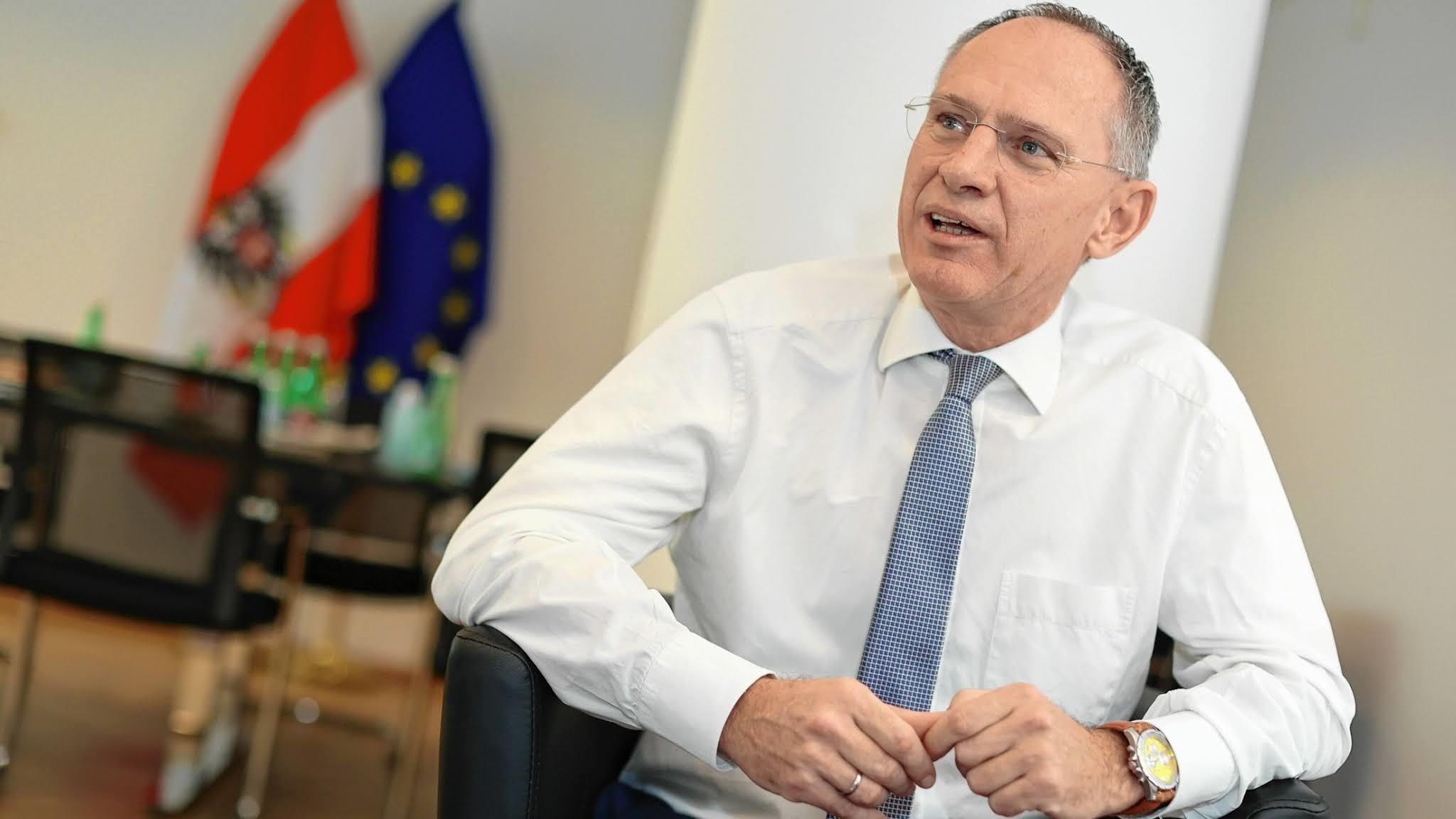 وزير داخلية النمسا: مطلوب اتباع نهج مشترك على المستوى الأوروبي للحد من اللجوء