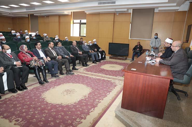 وزير الأوقاف يناقش استعدادات المساجد لشهر رمضان ببني سويف 