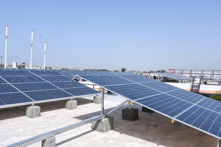 شركة العاصمة الإدارية تطرح أكبر مشروع في العالم لتوليد الكهرباء من خلايا الطاقة الشمسية