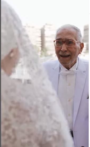 عبد الرحمن أبو زهرة بحفل زفاف حفيدته