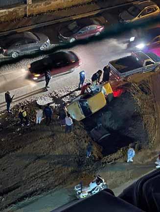 سقوط سيارة داخل حفرة في بورفؤاد