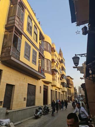 تطوير واجهات المباني المحيطة بمسجد الحاكم بمحافظة القاهرة 