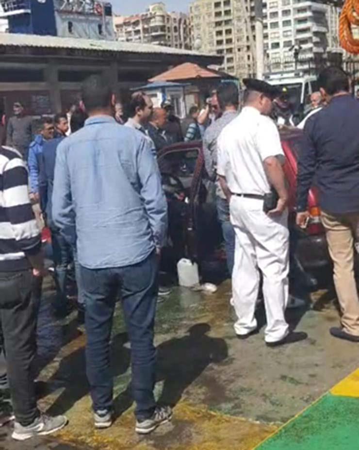 انتظام حركة الملاحة بقناة السويس بعد سقوط سيارة في بورسعيد