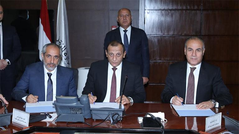 وزير النقل يشهد توقيع مذكرتي تفاهم مع موانئ أبوظبي لتطوير الموانئ المصرية وزير النقل يشهد توقيع مذكرتي تفاهم مع موانئ أبوظبي لتطوير الموانئ المصرية