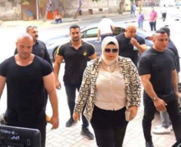 بعد ضبطها وحراسها الأربعة.. 4 اتهامات تواجها "مدرسة الأحياء" الشهيرة بعد ضبطها وحراسها الأربعة.. 4 اتهامات تواجها "مدرسة الأحياء" الشهيرة