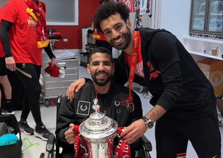 تذكرة "VIP" وتلقي العلاج.. كواليس سفر مؤمن زكريا إلى إنجلترا والاحتفال مع صلاح (فيديو) تذكرة "VIP" وتلقي العلاج.. كواليس سفر مؤمن زكريا إلى إنجلترا والاحتفال مع صلاح (فيديو)