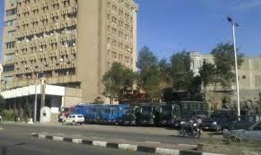 بعد القبض عليه.. وصول "مستريح السيارات" الهارب إلى أسوان بعد القبض عليه.. وصول "مستريح السيارات" الهارب إلى أسوان