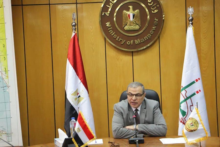 قرار جديد لـ"القوى العاملة" بشأن العمالة غير المنتظمة.. وتعيين 1663 شاباً بهذه المحافظة قرار جديد لـ"القوى العاملة" بشأن العمالة غير المنتظمة.. وتعيين 1663 شاباً بهذه المحافظة