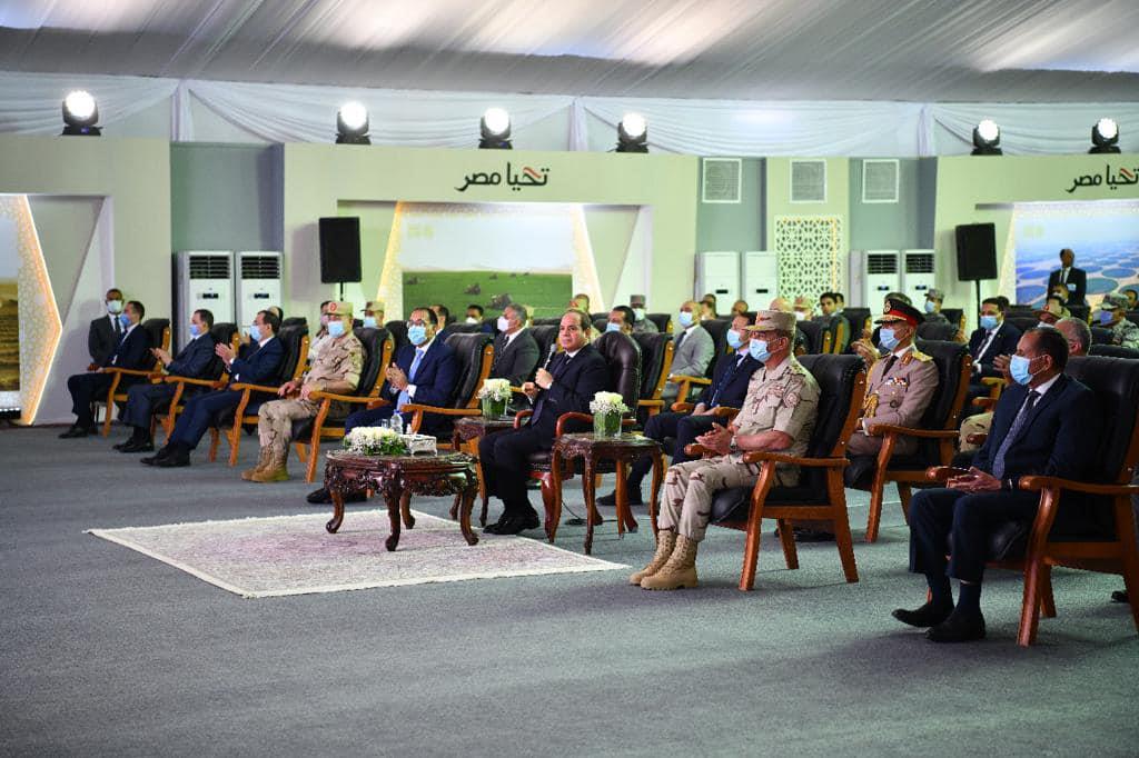 متحدث الرئاسة ينشر صور افتتاح الرئيس مشروع مستقبل مصر للإنتاج الزراعي