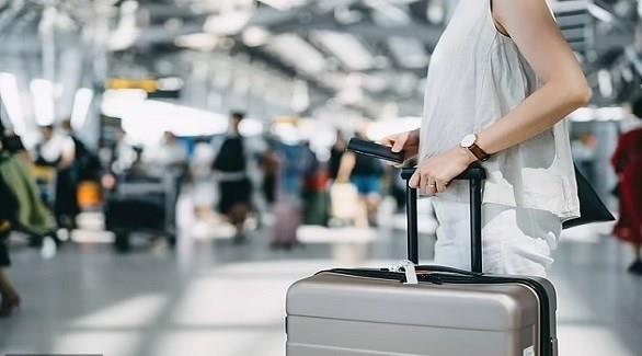 بدون تكاليف.. حيلة رائعة لاصطحاب المزيد من الأمتعة إلى الطائرة بدون تكاليف.. حيلة رائعة لاصطحاب المزيد من الأمتعة إلى الطائرة