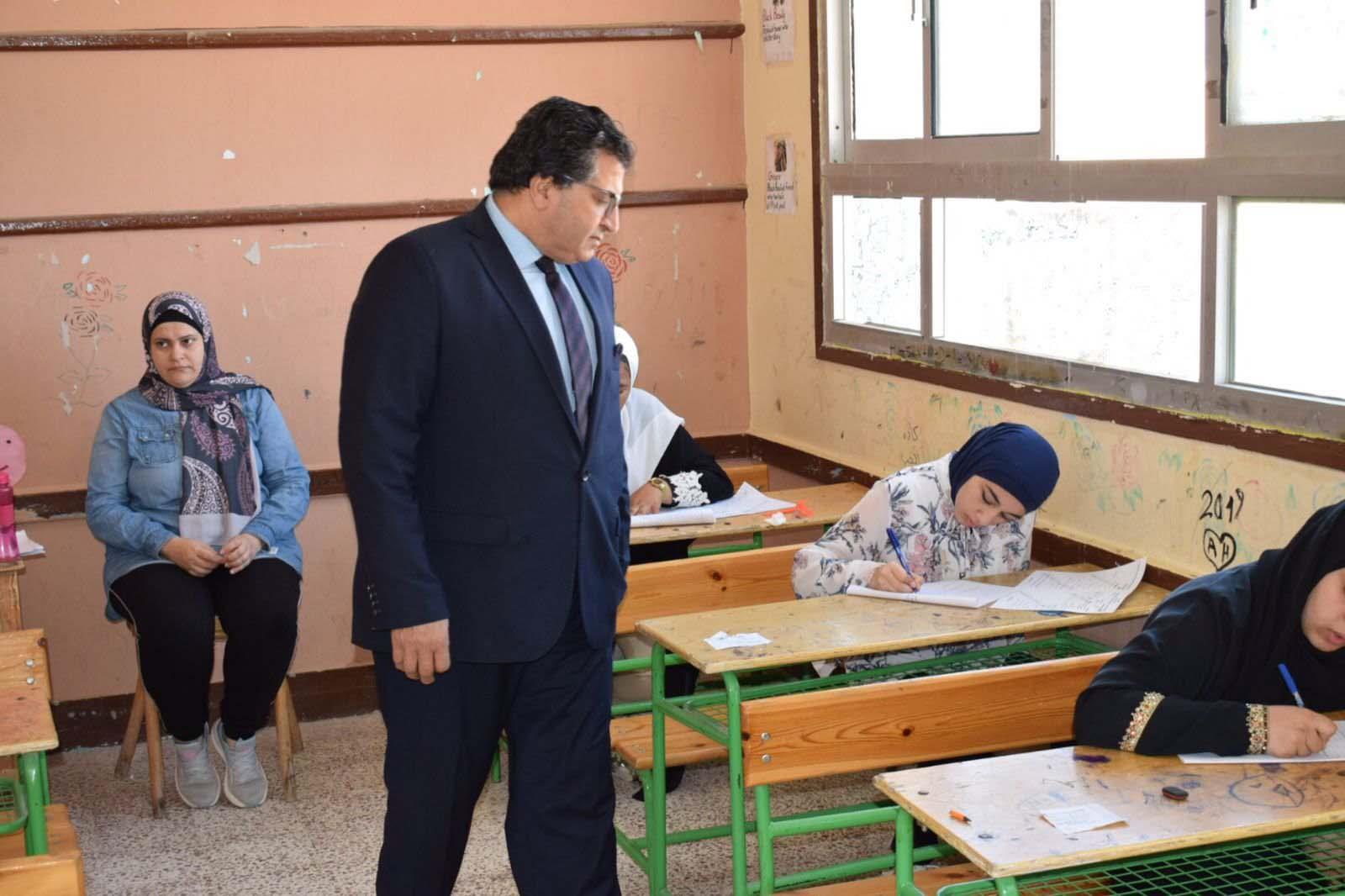 طلاب ثانية ثانوي بجنوب سيناء يؤدون امتحاني الأحياء والفلسفة إلكترونيا بنسبة 100% طلاب ثانية ثانوي بجنوب سيناء يؤدون امتحاني الأحياء والفلسفة إلكترونيا بنسبة 100%