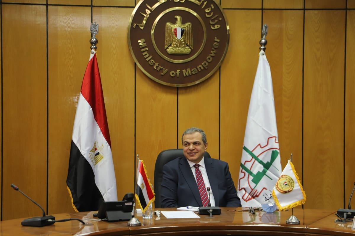 الفلوس في البنك.. القوى العاملة تخاطب 91 عاملا غادروا الأردن الفلوس في البنك.. القوى العاملة تخاطب 91 عاملا غادروا الأردن
