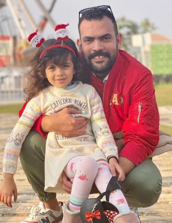 خالد عليش وابنته