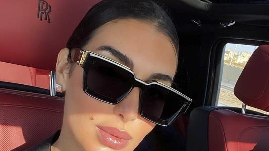 "مبعرفش أعمل كنافة".. ياسمين صبري تستعرض مهاراتها في الطبخ (فيديو) "مبعرفش أعمل كنافة".. ياسمين صبري تستعرض مهاراتها في الطبخ (فيديو)