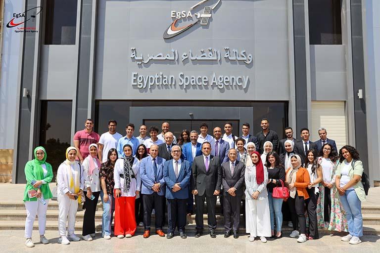 وكالة الفضاء المصرية تستضيف وفدًا من جامعة الجلالة