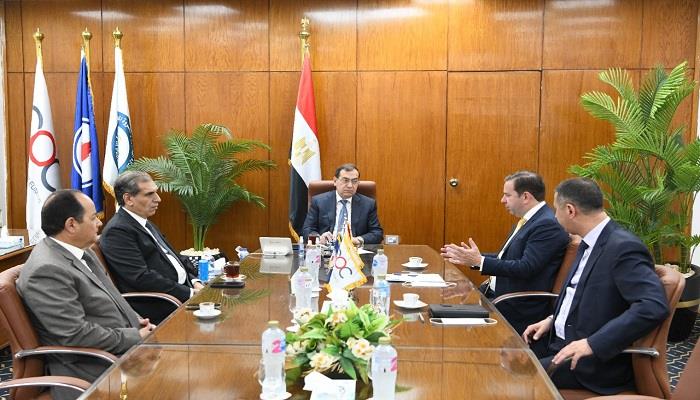 وزير البترول يبحث مع شل العالمية خطط عمل الشركة بمصر في الفترة المقبلة وزير البترول يبحث مع شل العالمية خطط عمل الشركة بمصر في الفترة المقبلة