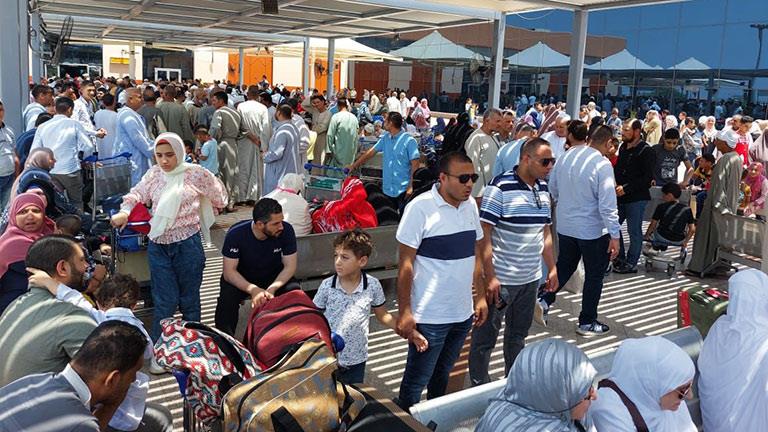 توافد الحجاج على مطار القاهرة 