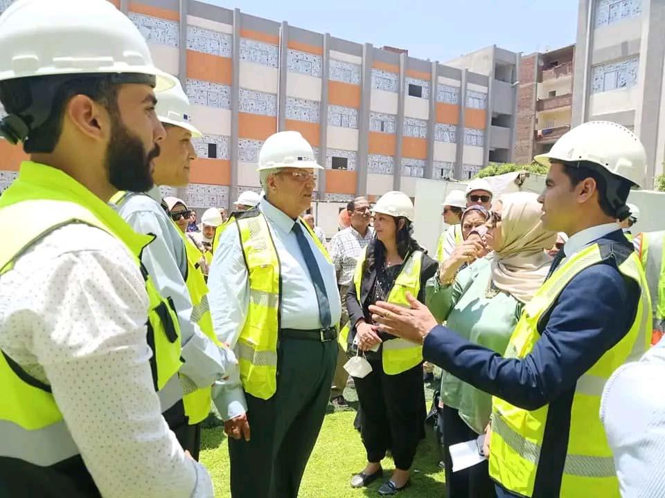 رئيس "التخطيط العمراني" وممثلو الاتحاد الأوروبي يتفقدون أعمال تطوير مدرسة الخصوص رئيس "التخطيط العمراني" وممثلو الاتحاد الأوروبي يتفقدون أعمال تطوير مدرسة الخصوص