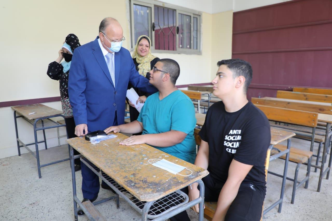 محافظ القاهرة يتفقد أول أيام امتحانات الثانوية العامة 
