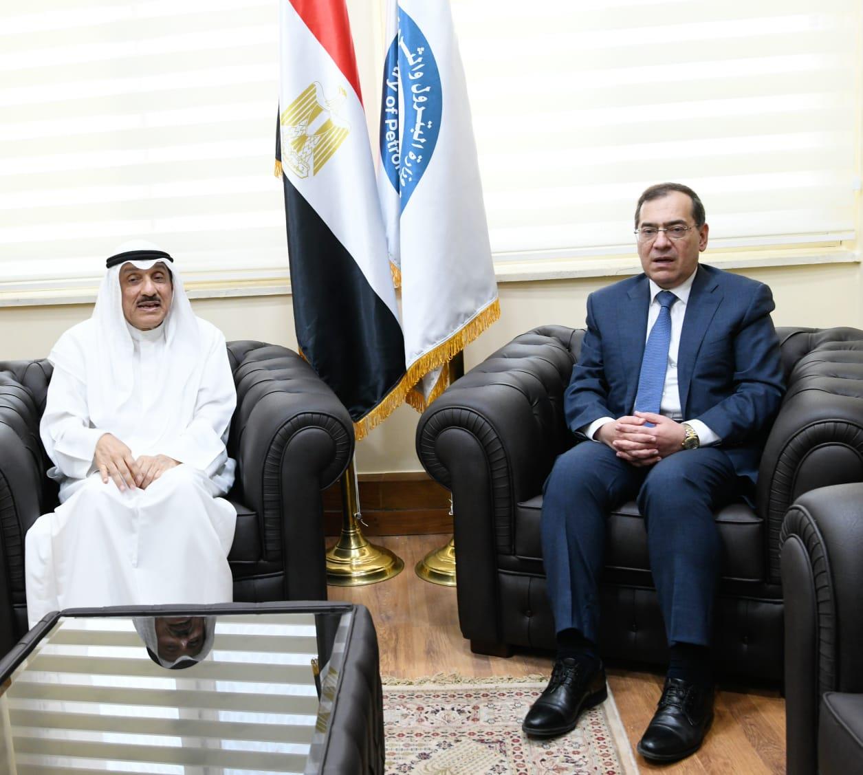 وزير البترول يبحث مع منظمة "أوابك" تنمية العلاقات بين الدول العربية وزير البترول يبحث مع منظمة "أوابك" تنمية العلاقات بين الدول العربية