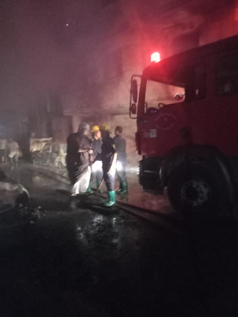 10 مصابين في حريق محل لبيع الإسفنج بالمحلة