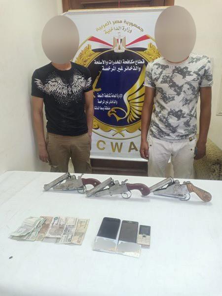 بقصد الاتجار.. سقوط 3 عناصر إجرامية بحوزته أسلحة وذخائر في الغربية بقصد الاتجار.. سقوط 3 عناصر إجرامية بحوزته أسلحة وذخائر في الغربية