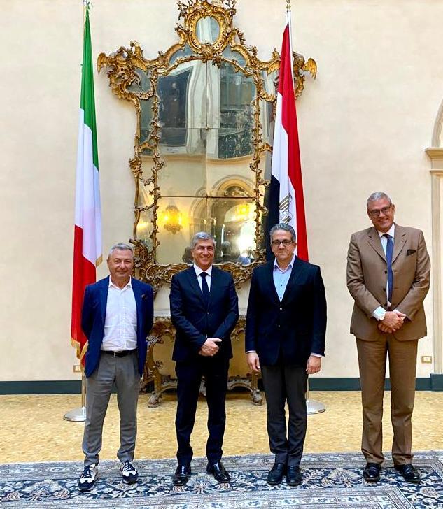 وزير الآثار يبحث مع رئيس شركات السياحة الإيطالية تعزيز التعاون وزير الآثار يبحث مع رئيس شركات السياحة الإيطالية تعزيز التعاون