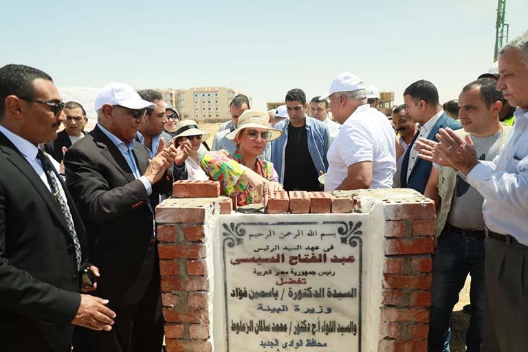 وضع حجر الأساس لمحطة طاقة شمسية بالوادي الجديد