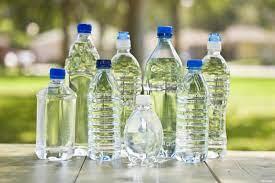 أضرار تناول الماء من نفس الزجاجة البلاستيك 