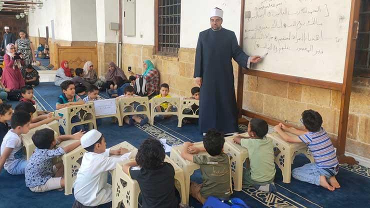 الأطفال يتوافدون على الجامع الأزهر لحفظ القرآن الكريم