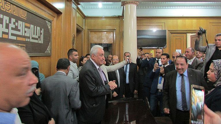 سامح عاشور يُقدم أوراق ترشحه على مقعد نقيب المحامين