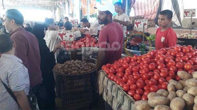 أسعار الخضروات والفاكهة بسوق العبور خلال تعاملات اليوم السبت