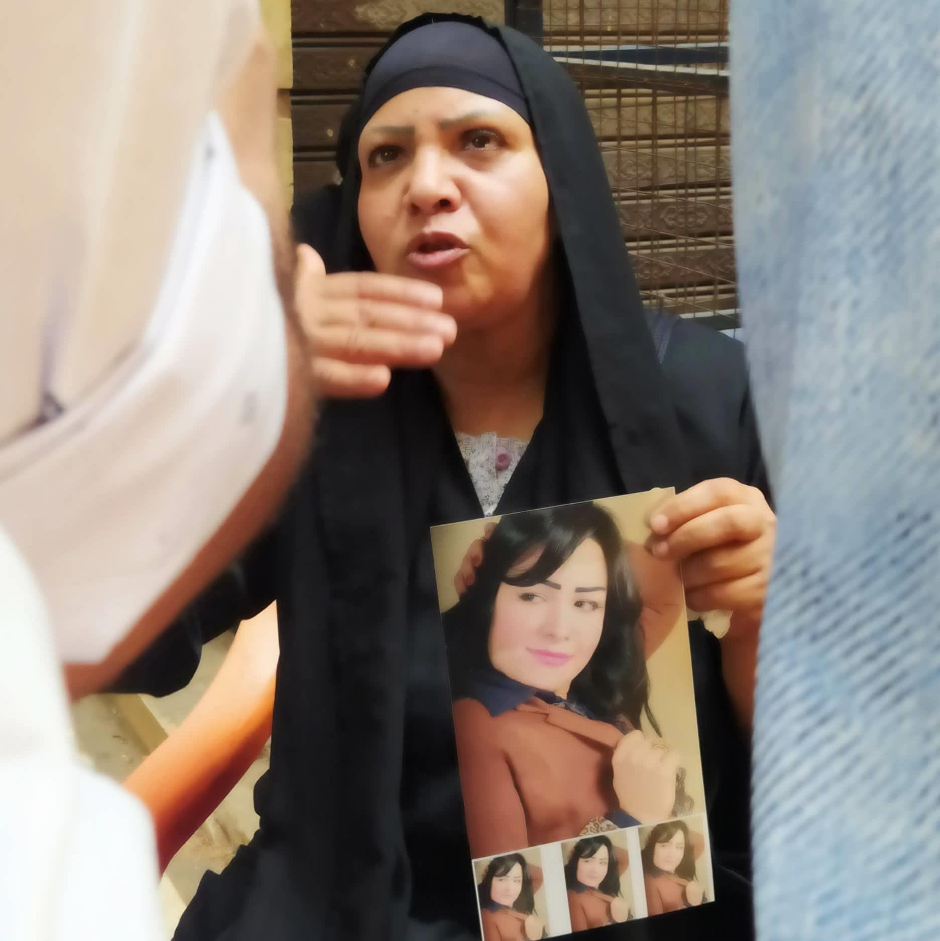 وصول أسرة الإعلامية شيماء جمال لمحكمة جنايات الجيزة