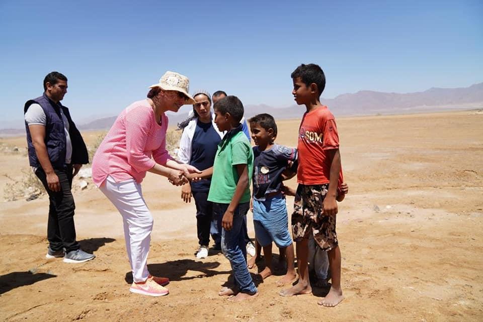 وزيرة البيئة تشارك الأطفال أنشطتهم