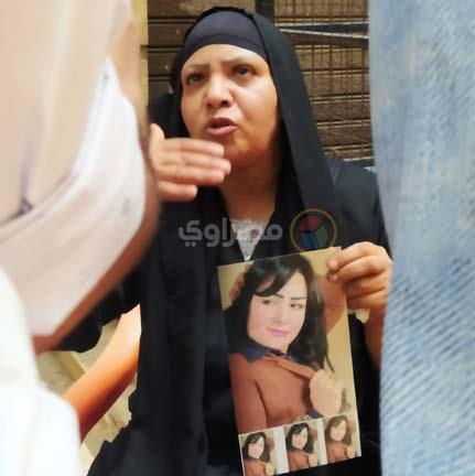 والدة الإعلامية شيماء جمال أمام المشرحة
